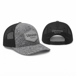 Casquette de baseball trucker en maille grise et noire, personnalisable avec logo brodé ou patch, réglable, style décontracté - Product Image 4