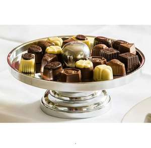Moderna tazón de metal para chocolate con un diseño elegante, ideal para el uso diario en la cocina o para la presentación festiva de frutos secos y dulces. - Product Image 1