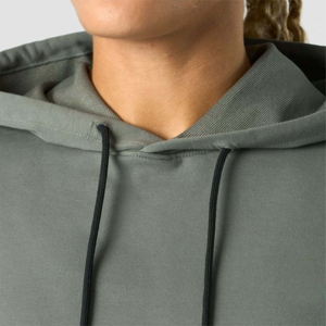 Fabricant sur mesure de sweats à capuche pour femmes avec logo personnalisé pour les commandes en gros et les marques de vêtements de détail internationales. - Product Image 6
