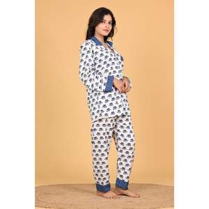 Conjunto de Pijama de Poliéster Crepé Estampado para Mujer, Elegante Ropa de Dormir, Conjunto de Pijama Suave y Cómodo para Mujer - Product Image 4