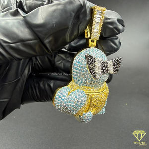 Colgante de Lujo con Diseño de Oso de Dibujos Animados Inspirado en Diseñadores, con Incrustaciones de Diamantes Micro Pavé - Product Image 3