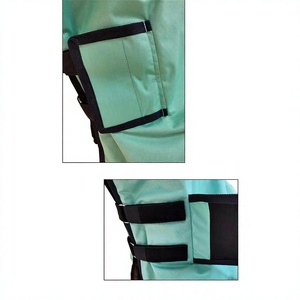 Couverture pour cheval imperméable et respirante en tissu Oxford, col haut, grande patte de queue, 4 sangles de fixation, pour utilisation hivernale en intérieur et en extérieur - Product Image 1