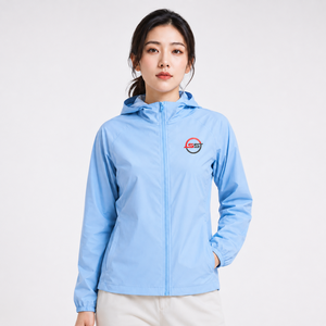 Chaqueta cortavientos para mujer con cierre completo, capucha ajustable y ajuste cómodo para actividades al aire libre y casuales. - Product Image 1