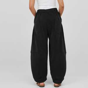 Pantalons pour femmes fabriqués en usine à prix abordable, de haute qualité, respirants, à séchage rapide, en polyester/coton, coupe classique, logo personnalisé, quantité en gros - Product Image 2
