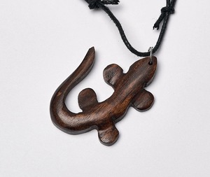 Collier en bois tendance : design viral, couleur unie, personnalisable, vente en gros directe usine - Product Image 4