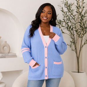 Cardigan en acrylique tricoté lavande avec bordure rose, col en V, manches longues, style décontracté, de la sororité Cosh International - Product Image 4