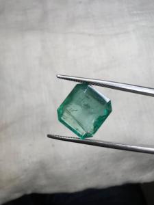 Centre de table en cristal taillé émeraude traditionnel de 6,30 carats, provenant de l'extraction de pierres fines, pour manchettes haut de gamme - Product Image 3