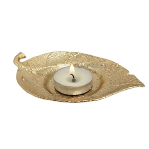 Bougeoir à feuille en métal Diwali bougeoir décoratif en or bougeoir à thé pour événements bougeoir Diwali - Product Image 1