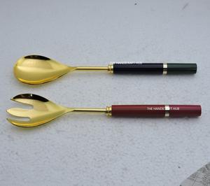 Servidor de ensalada de metal chapado en oro con mango de resina, juego de cubiertos de metal, lo último en cubertería metálica. - Product Image 5