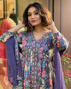 Salwar Kameez Azul Cielo, Traje de Fiesta Hecho de Tela Maslin con Borde de Encaje, Secado Rápido, Estilo Moderno - Product Image 4