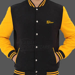 Veste universitaire pour homme inspirée du style collégial, conçue pour le confort, la chaleur et un style décontracté intemporel - Product Image 3