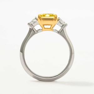 Bague de fiançailles en or blanc 14 carats avec diamant de laboratoire jaune fantaisie taille émeraude de 3,50 carats VS2, certifié IGI, 4g - Product Image 6