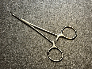 Pinces chirurgicales délicates Gemini Mixer pour chirurgie générale, 5,5 pouces, entièrement courbées, pointes délicates, en acier inoxydable, certifiées CE ISO - Product Image 3