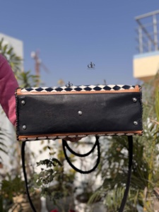 Bolsos de Viaje de Cuero Hechos a Mano con Diseño Nuevo, Bolsos Multiusos con Patrón de Damas de Inglatera, Bolso Unisex de Gran Tamaño - Product Image 6