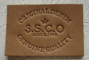 Parche de Cuero Repujado Personalizado con Logotipo para Chaquetas, Bolsos y Jeans, Parche de Cuero Genuino de Alta Calidad, Fábrica de Etiquetas Repujadas - Product Image 2