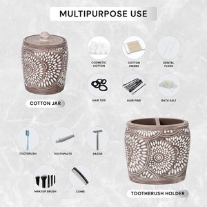 Juego de Baño de Diseño en Oro Rosa con Diseño Metálico Tradicional en Relieve, Perfecto para Habitaciones de Huéspedes y Ocasiones Especiales - Product Image 4