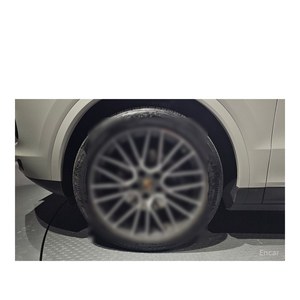 Porsche Cayenne 3.0 Coupé 2024, 17 338 km, Volant à Gauche, Boîte Automatique, Sièges en Cuir avec Caméra Arrière - Product Image 5