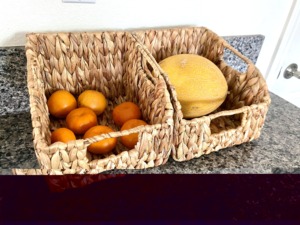 Panier en fibre de palmier tressé avec poignée, bac de rangement marron, organisateur tissé pour cuisine et salon - Product Image 1