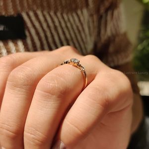 Anillo de compromiso de cinco piedras con corte redondo de 0.25 a 2.00 CT, anillo de diamantes EF VS para mujer, colección de joyería fina personalizada - Product Image 2