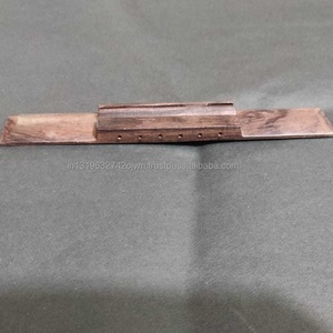 Giá Tốt Nhất Xách Tay Handmade Gỗ Đàn Guitar Dây Cổ Điển Gỗ Mộc Sắc Cầu Biểu Tượng Tùy Chỉnh Số Lượng Lớn Đóng Gói Nhạc Cụ Ấn Độ - Product Image 6