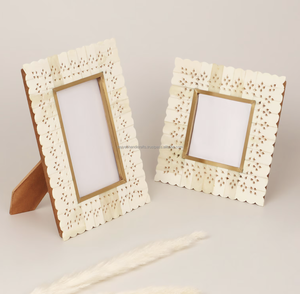 Cadre photo luxueux en os incrusté, élégance intemporelle pour vos souvenirs, en os et résine. - Product Image 2