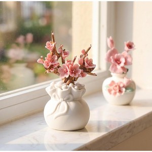 Jarrón de Cerámica con Acabado Perlado Estilo Shabby Chic para Decoración de Mesa, de 8 a 16 Pulgadas, con Rosas Rosadas - Product Image 2