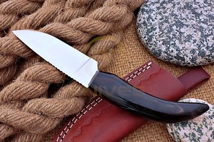 Cuchillo de caza pequeño hecho a mano DIY OEM, hoja fija de acero al carbono, mango curvo de cuerno, cuchillo para desollar para camping al aire libre con funda - Product Image 3