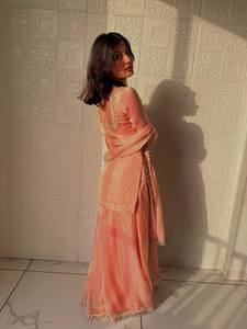 Conjunto de Salwar Kameez Moderno con Bordado de Espejo Rosa y Ribete de Encaje, Traje Indio Pakistaní para Mujer, para Graduación, Boda, Fiesta, con Dupatta - Product Image 3