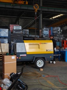 Blurbly nhỏ di động 190cfm 8bar DIESEL điện máy nén khí xách tay hai bánh xe phun cát vít loại động cơ thực sự đánh giá - Product Image 3