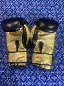 ถุงมือชกมวย Canelo No Boxing No Life หนังวัวแท้คุณภาพพรีเมียม สำหรับฝึกซ้อมและแข่งขัน ปรับแต่งได้ น้ำหนักเบา ปรับขนาดข้อมือได้ - Product Image 4