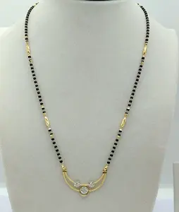 Magnifique pendentif moderne incurvé en or 22 carats avec trois accents de zircon blanc étincelant, plaqué or, Mangalsutra pour femmes - Product Image 1