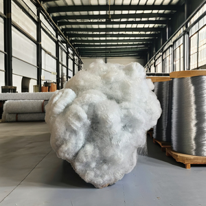 Prix usine 15D SD Fibre de polyester blanche recyclée PSF, solide, sèche, de qualité A, 100 % polyester, pour la fabrication de tapis, de sous-tapis et de matelas - Product Image 1