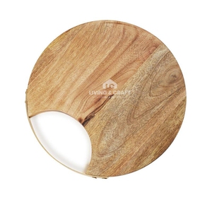 Tabla de cortar redonda premium de madera con asa, tabla de picar de madera de mango natural - Product Image 1