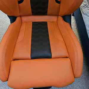 Asientos Deportivos BMW de Alta Calidad, Duraderos, de Fibra de Carbono, Aluminio, Tela, Plástico, Metal y Acero, Personalizables para Cualquier Estilo Empresarial - Product Image 4