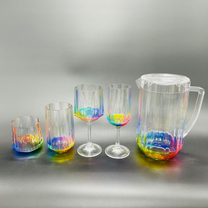 Copa de agua de plástico arcoíris con forma de diamante - Product Image 3