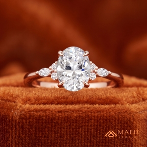 Bijoux de fiançailles élégants pour mariées, avec moissanite ovale central, plaqué or rose, étincelant, pour anniversaire, pour couple de mariés - Product Image 4