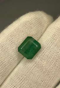 ESMERALDA NATURAL DE 9X10MM CON CORTES DE OCHO ÁNGULOS. HERMOSA ESMERALDA PARA JOYERÍA. - Product Image 4