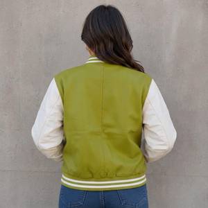 Chaqueta Universitaria de Cuero para Mujer |   Chaqueta Clásica Estilo Letterman, Chaqueta Letterman para Mujer, Chaqueta de Cuero - Product Image 6
