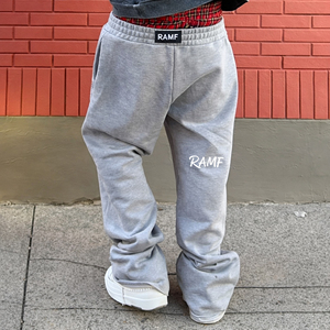 Pantalones de chándal holgados de cintura doble personalizados con apliques bordados, pedrería, lavado ácido y efecto desgastado por el sol - Product Image 2