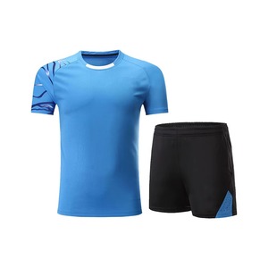 Ensemble de tenue de tennis pour homme de qualité supérieure, 100% polyester, vêtements de sport avec design personnalisé et caractéristiques haute performance - Product Image 4