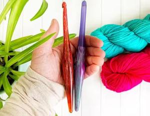 Beautifully Crafted Resin Crochet <b>Hooks</b> Set Of 13 Customization Available B2B Yarn knitting articles knitting <b>tools</b>. - Product Image 4