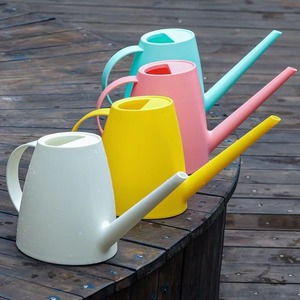 Arrosoir en plastique jaune de qualité supérieure, outil de jardinage durable, finition peinte - Product Image 4