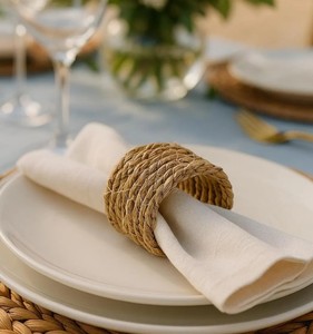 Anillos para Servilletas de Ratán Tejido, Decoración de Mesa Estilo Boho Farmhouse - Product Image 1