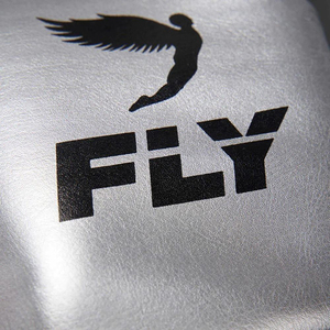 Gants de boxe Fly en cuir véritable de qualité supérieure, noirs et argentés, légers, respirants, professionnels, pour l'entraînement de boxe Fly - Product Image 4