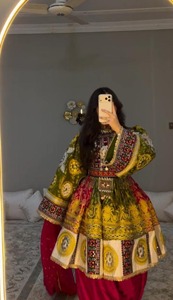 Robe authentique afghane Kuchi pour femmes, faite à la main, broderie traditionnelle de pièces de monnaie, tenue bohème pour festival, robes ethniques décontractées - Product Image 4