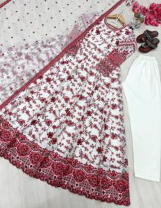 Dernière collection de Salwar Kameez pour femmes, pour mariage et soirée, en Faux Georgette, avec broderies riches, matériaux recyclés et Organza pur et doux - Product Image 5