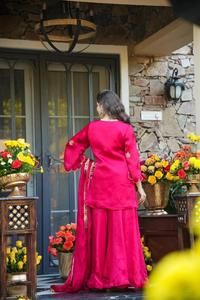 ชุดเชลซี่ซีรีส์สำหรับผู้หญิง ผ้าไหมเฟรนดี้แท้ ชุดชาราร่า พร้อมงานปักลายซีเควนซ์ประณีต และผ้าคลุมไหล่ผ้าไหมเฟรนดี้เข้าชุด - Product Image 4