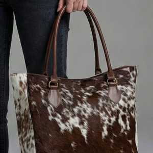 Bolso Tote de Cuero con Pelo Sintético de Gran Capacidad para Mujer, Logotipo Personalizado, Diseño Único y Sostenible para Otoño, Bolsos Tote de Pelo Sintético Suaves OEM - Product Image 4