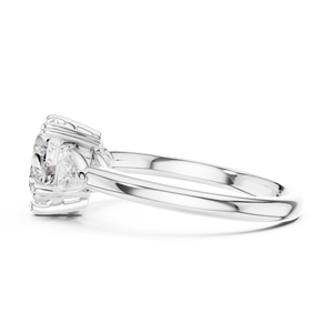 Bague de fiançailles classique de luxe en diamant taille cœur à trois pierres, en argent plaqué rhodium, bijoux fins unisexes pour mariage - Product Image 4