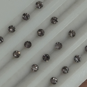 Pierre précieuse calibrée en grenat naturel à changement de couleur, taille brillante ronde, 3 mm, qualité AAA, brun à rouge, non traité, provenance Madagascar - Product Image 4